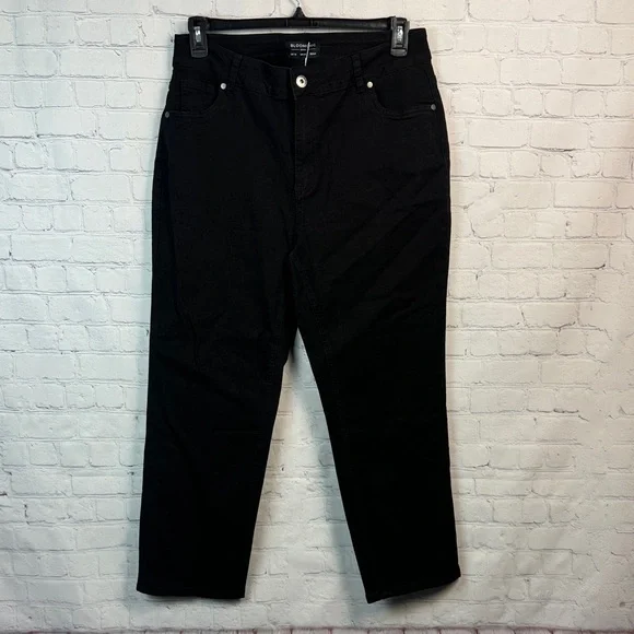 BloomChic Black Ankle Jeans - Picture 2 of 7